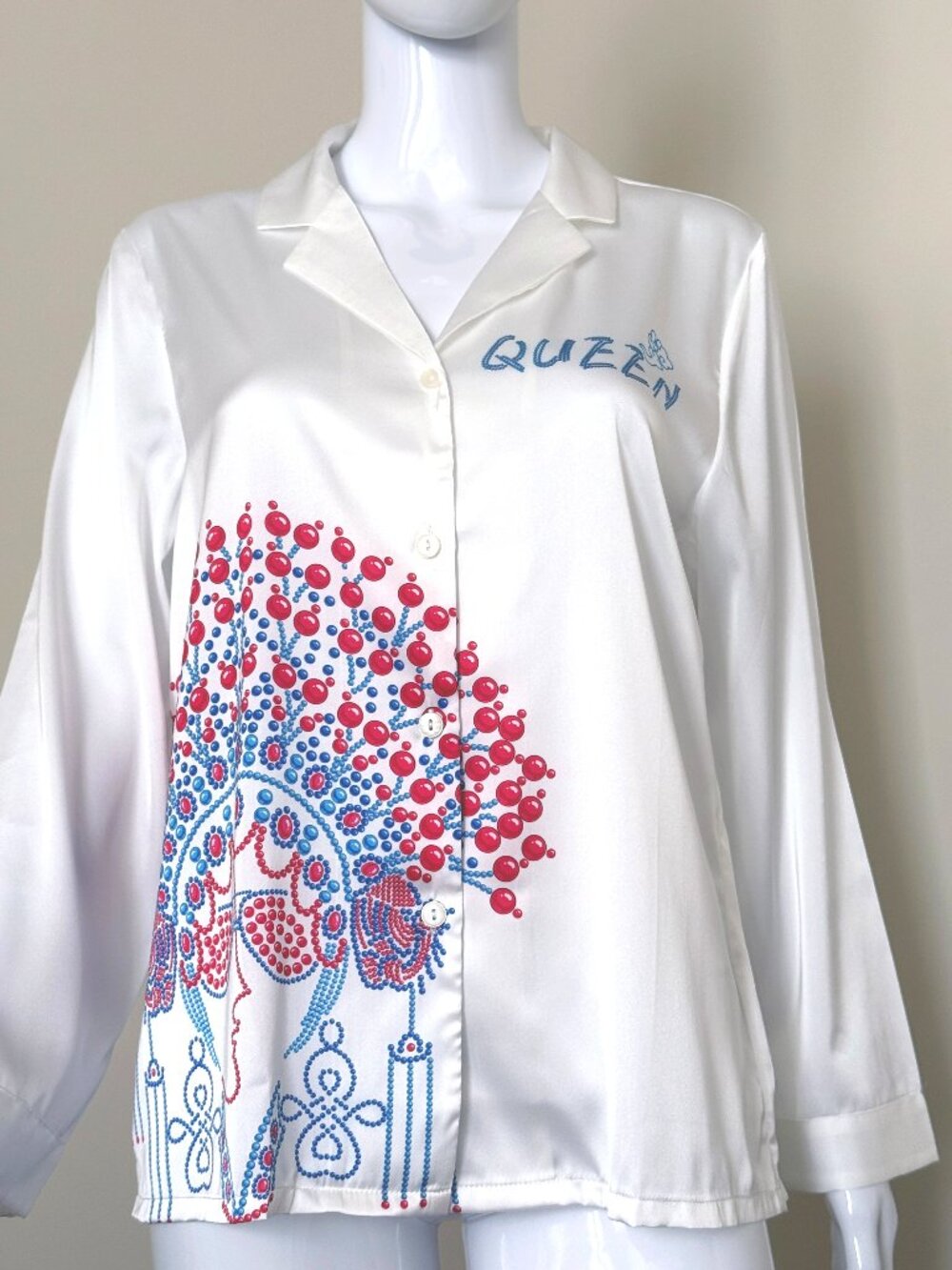 NWT White Satin Long Sleeve Pajama Set Blue Red Queen Graphic